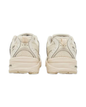 Load image into Gallery viewer, New Balance 530 in Beige (GS)