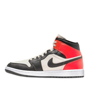 將圖片載入圖庫檢視器 Jordan Air Jordan 1 Mid SE Newsprint Light Orewood Brown - Bisy Clothing