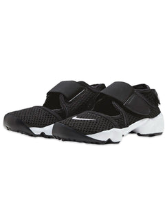 Nike Rift Boys in Black GS (2024) - Bisy Clothing