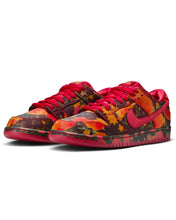 將圖片載入圖庫檢視器 Nike SB x Wizard of Oz Dunk Low Pro &#39;Poppy Field&#39; (2024) - Bisy Clothing