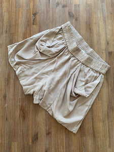 Witchery Flow Dress Shorts in Brown Womens ⏐ Size 8 - Bisy Clothing